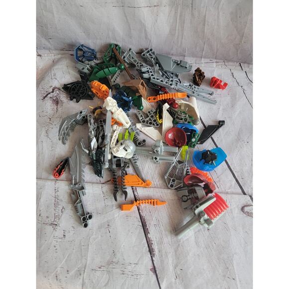 Lego Bionicle Lot Of 62 Parts Pieces Weapons - Picture 1 of 7